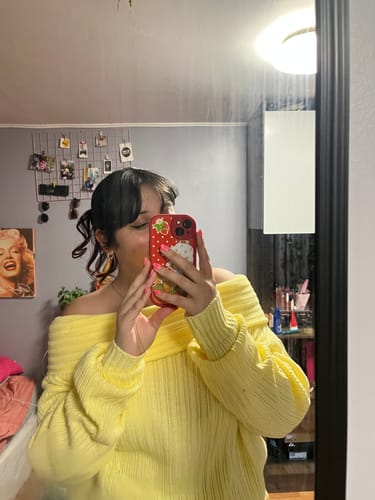 Customer photo review of SWEATER LINA AMARILLO