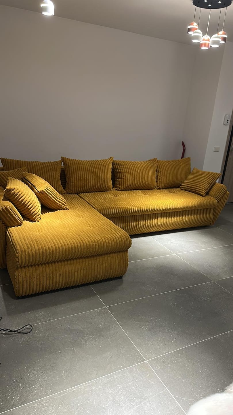 Customer photo review of Colțar extensibil dumonde cu ladă de depozitare si sezut confortabil din spuma HR, Loana XL Ambience Mustar 335x185 cm
