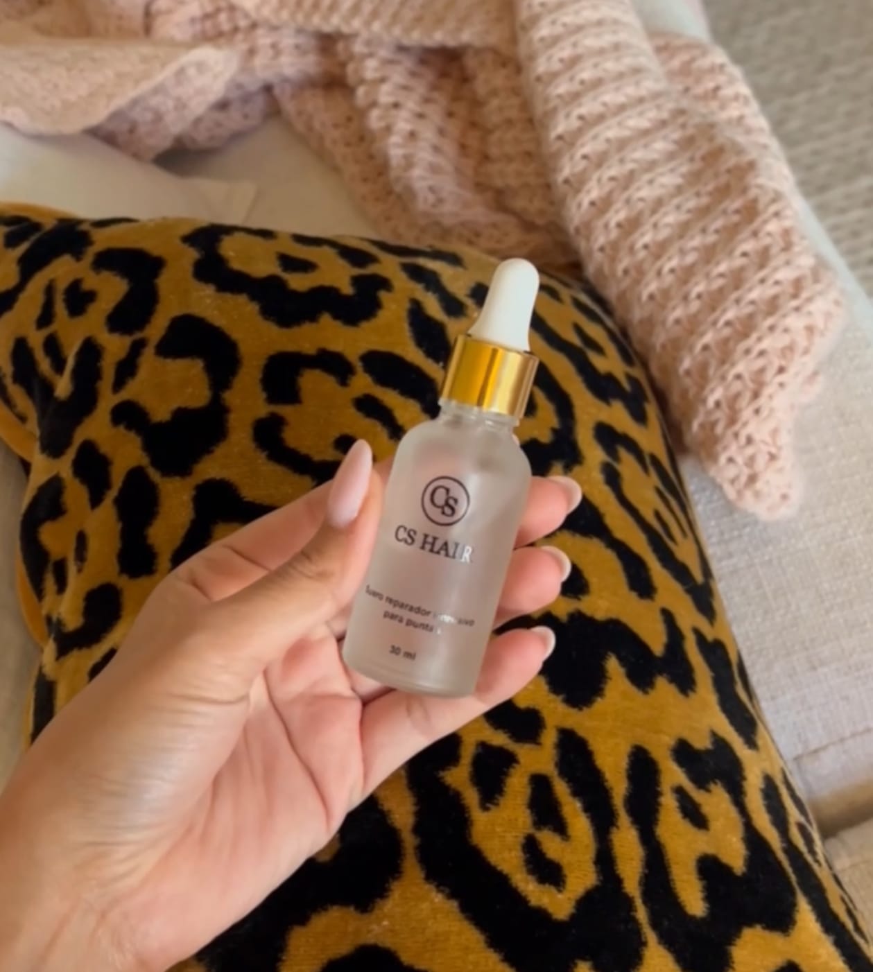 Customer photo review of Suero reparador intensivo para puntas y cabello dañado