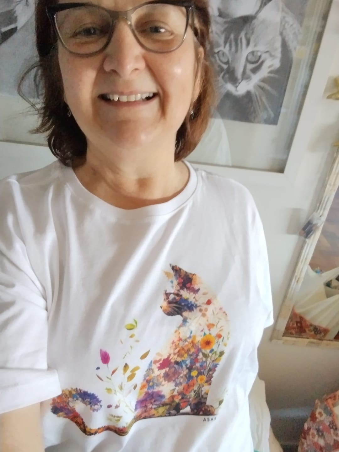 Customer photo review of Camiseta CATS AND CATS - BRANCA