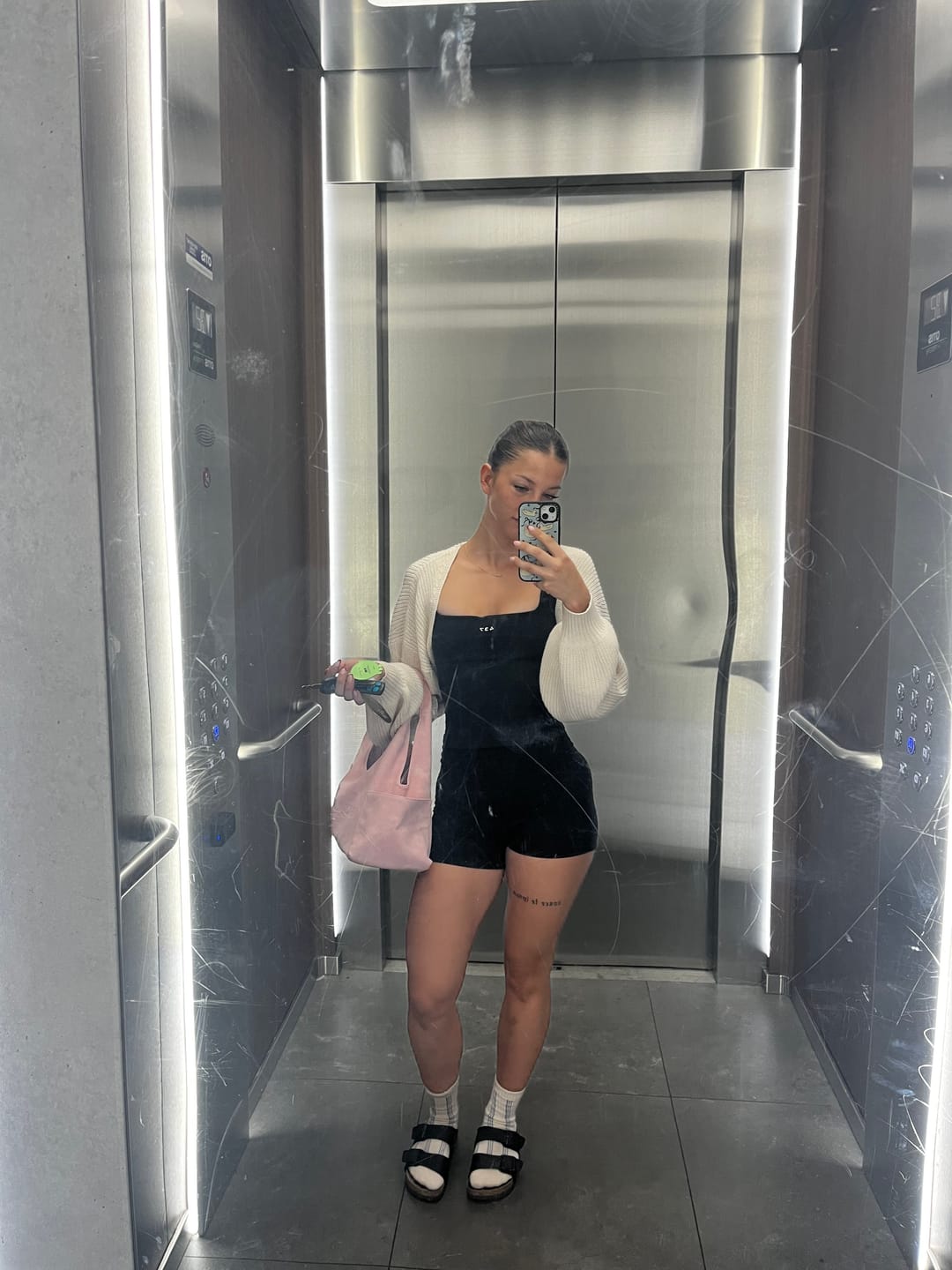 Customer photo review of The Essentials Short / Black
