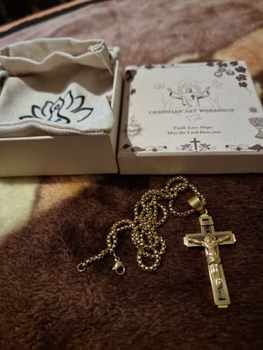 Customer photo review of Christianartworkshop Crafted Jesus Christianartworkshop Crucifix Titanium Necklace