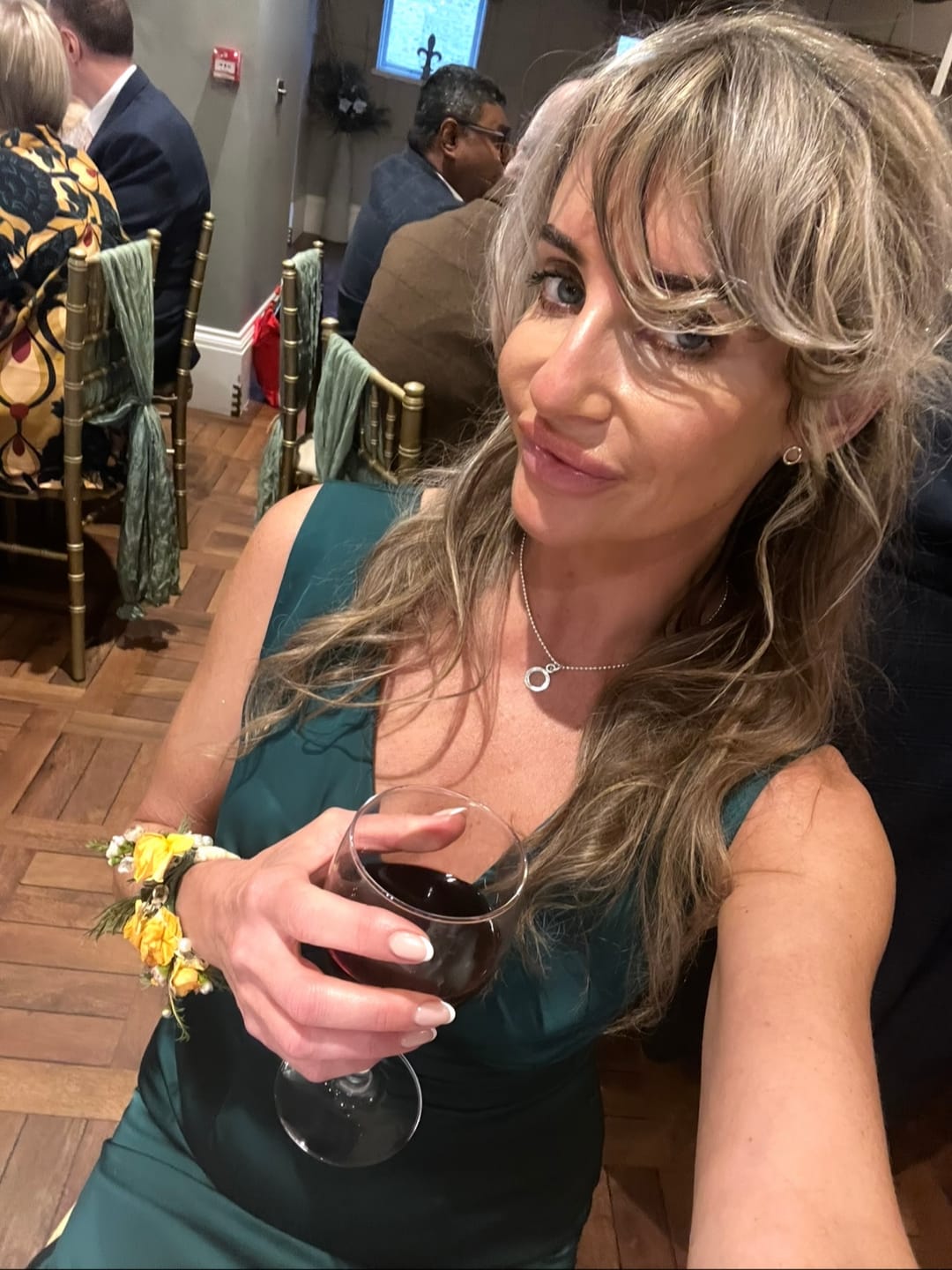 Customer photo review of Stranded 20" One Piece Wand Wave Clip-in Hair Extension - Colour #6/16/613 Safari Sunset