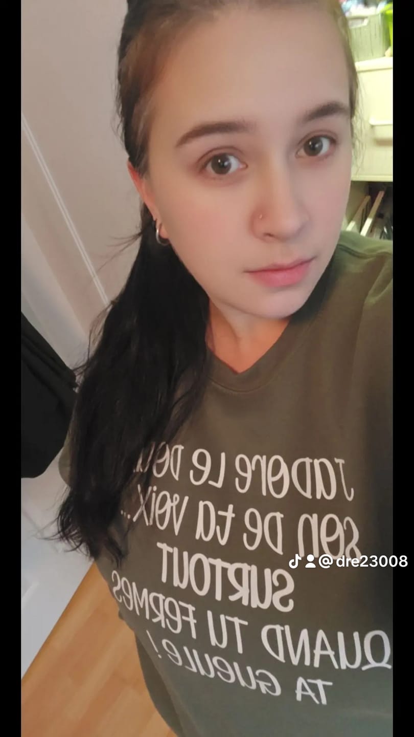 Customer photo review of CREWNECK / JADORE LE DOUX SON DE TA VOIX