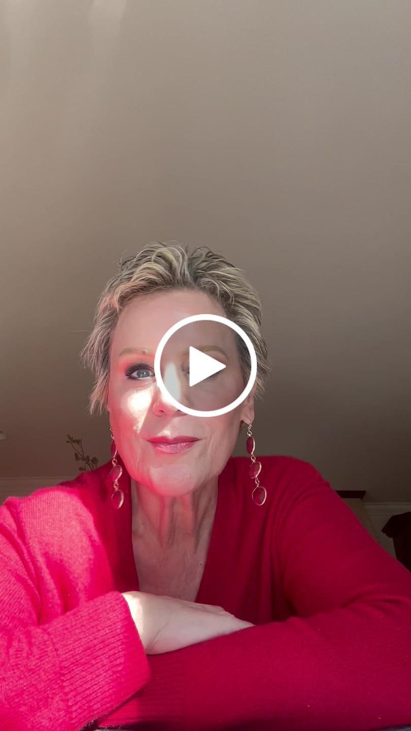 Customer video review of Skintastic Airbrush Liquid Foundation