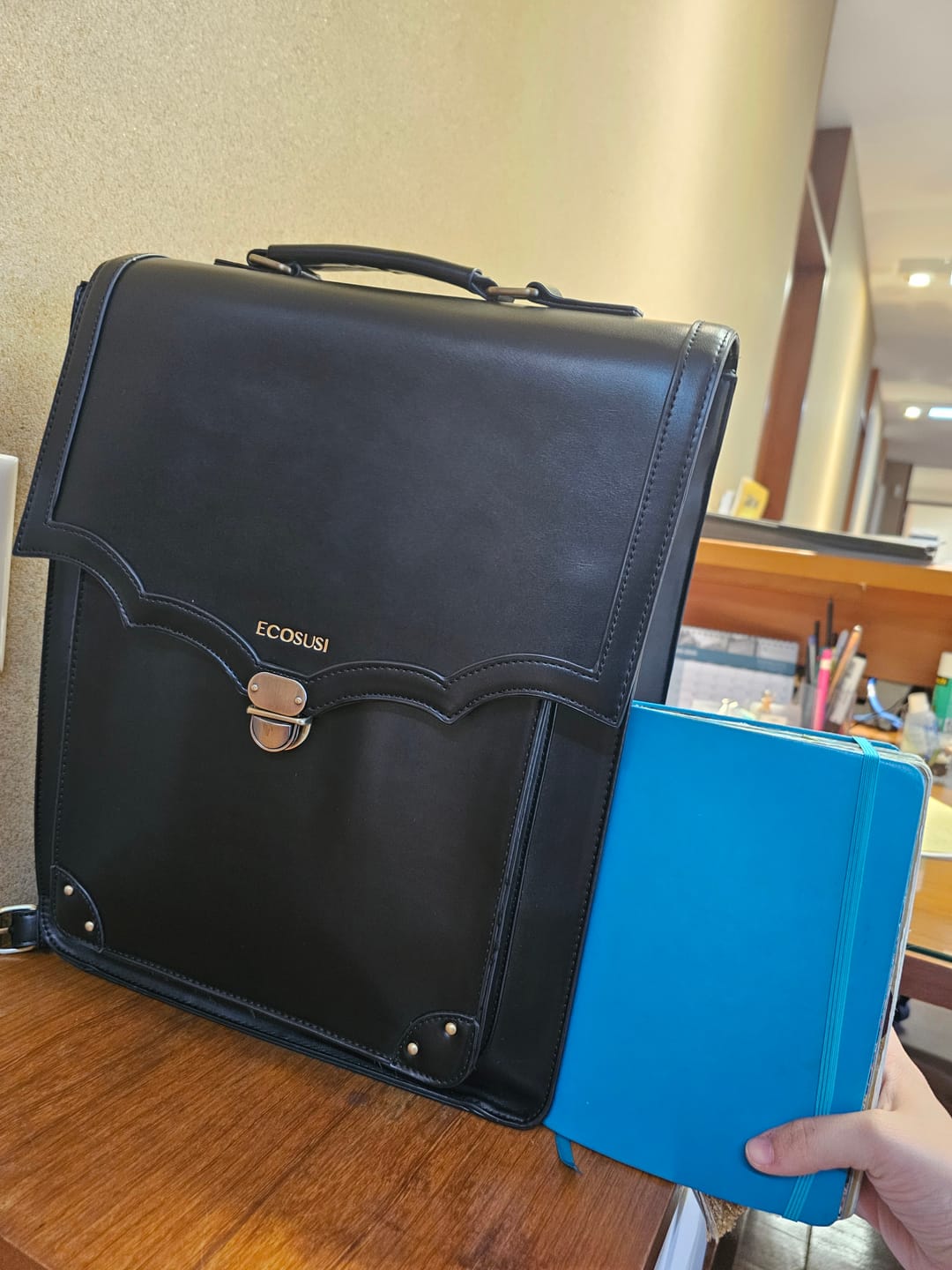 Customer photo review of Aria Vintage Backpack for Laptops 11-15.6 Inches