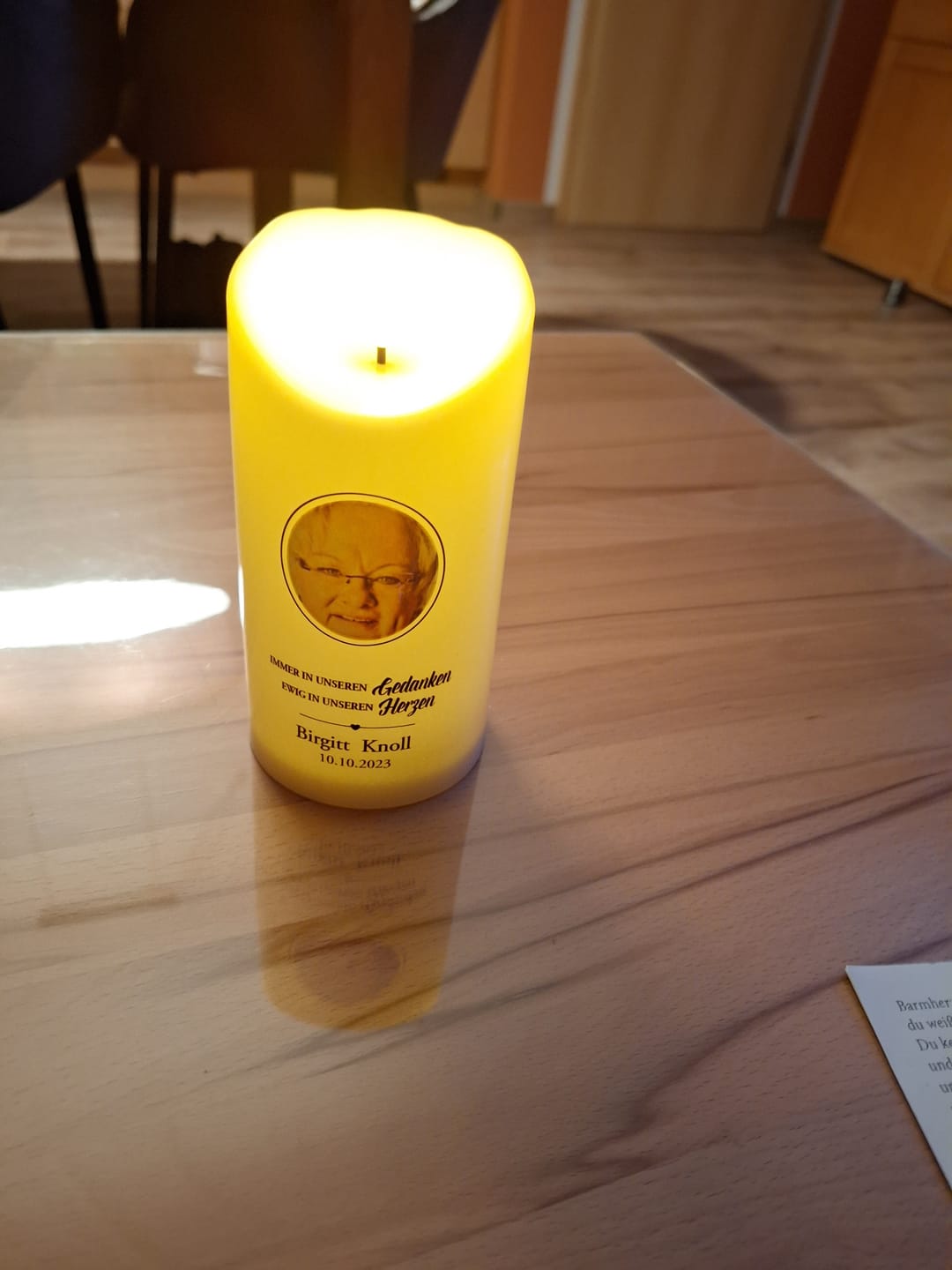 Customer photo review of Immer geliebt - LED Trauerkerze mit Foto und Datum in Erinnerung an Verstorbene