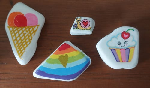 Customer photo review of Starterspakket Happy Stones + App om ze te volgen | Alles-in-1 | Stenen schilderen
