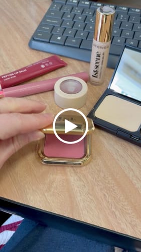 Customer video review of RUBORES COMPACTO 1ST SCENE