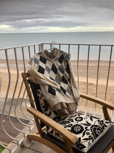 Customer photo review of Men's Cream and Black Argyle Cashmere V Neck Jumper Large