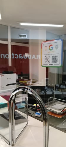 Customer photo review of Placa Reseñas de Google