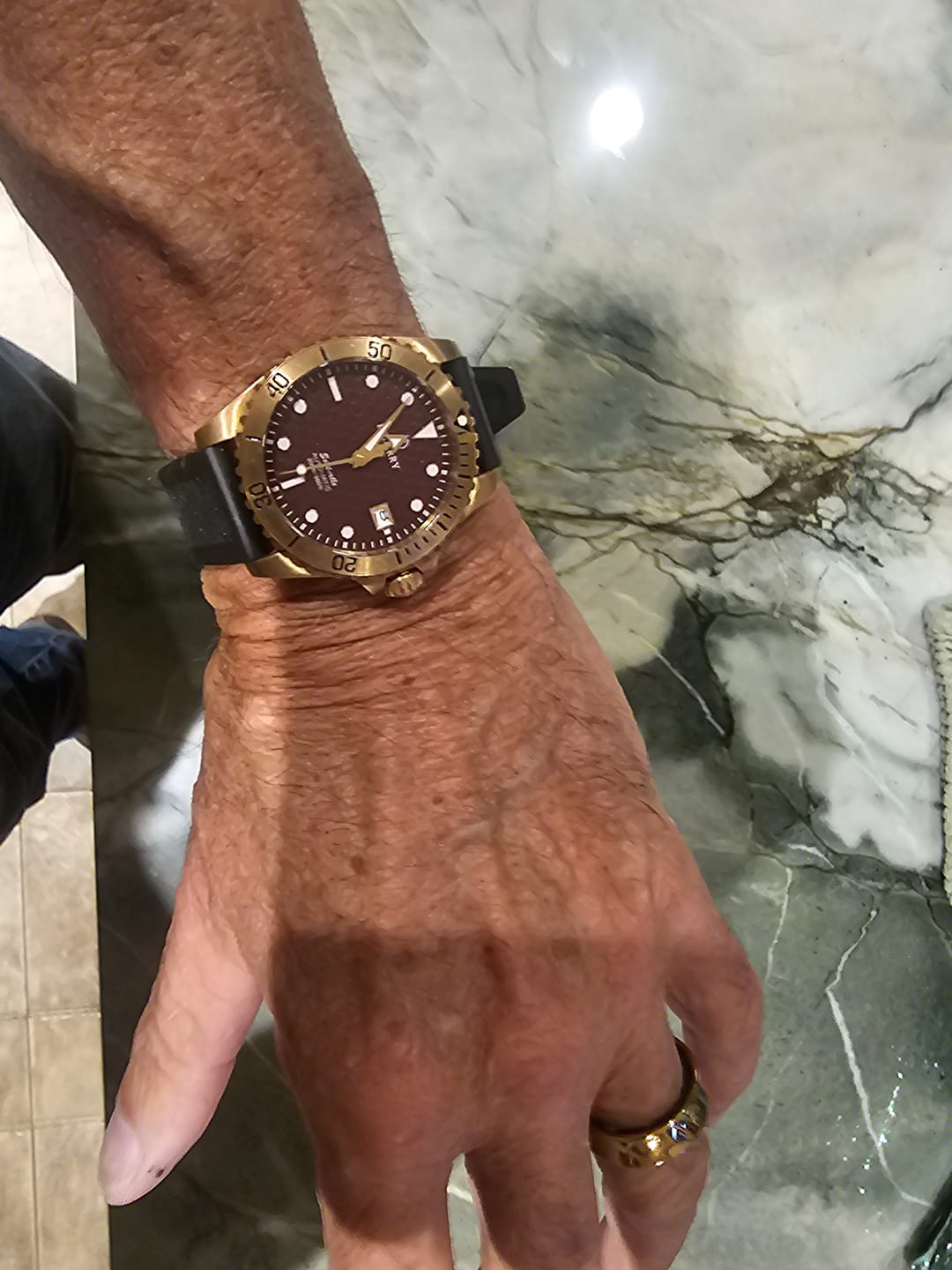 Customer photo review of SEATURTLE.OCEAN(BRONZE) - Automatic Bronze Diver Watch | Red/FKM Rubber
