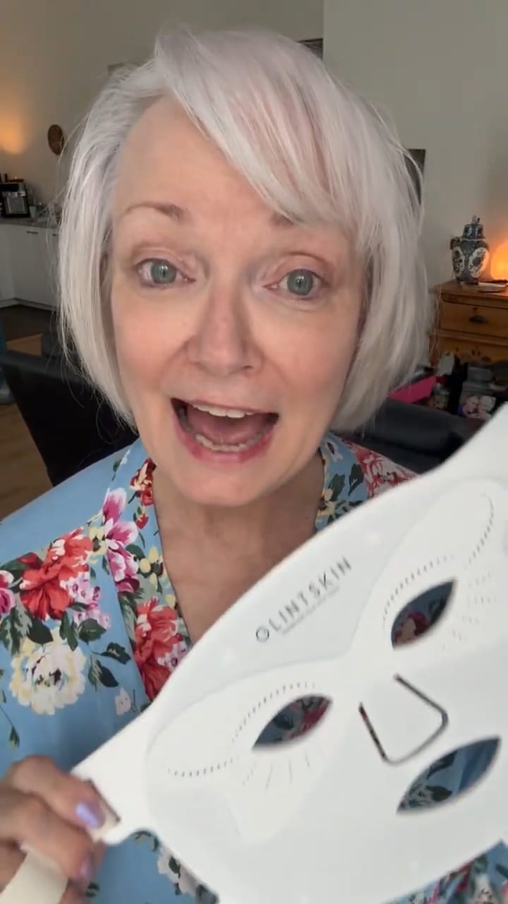 Customer photo review of LED Light Therapy Face Mask –Classic Series