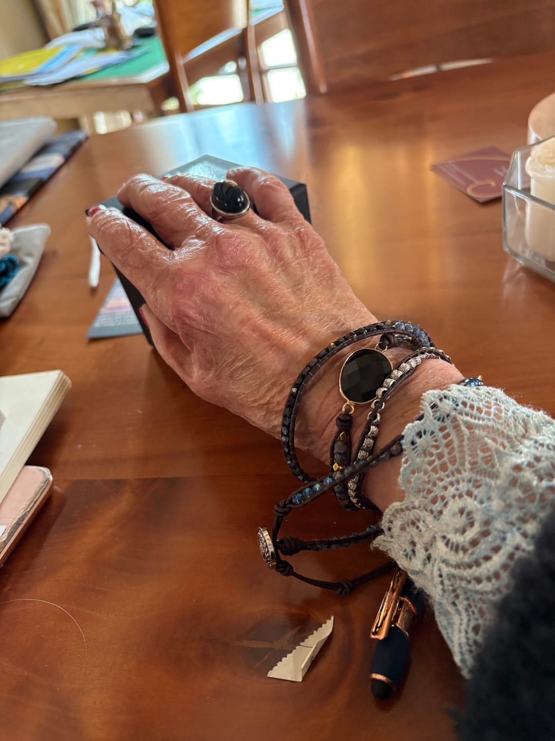 Customer photo review of Bague Ajustable "Guérison de L'Âme" en Obsidienne Œil Céleste & Argent