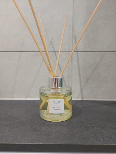 Customer photo review of Pear & Freesia Reed Diffuser Refill 200ml