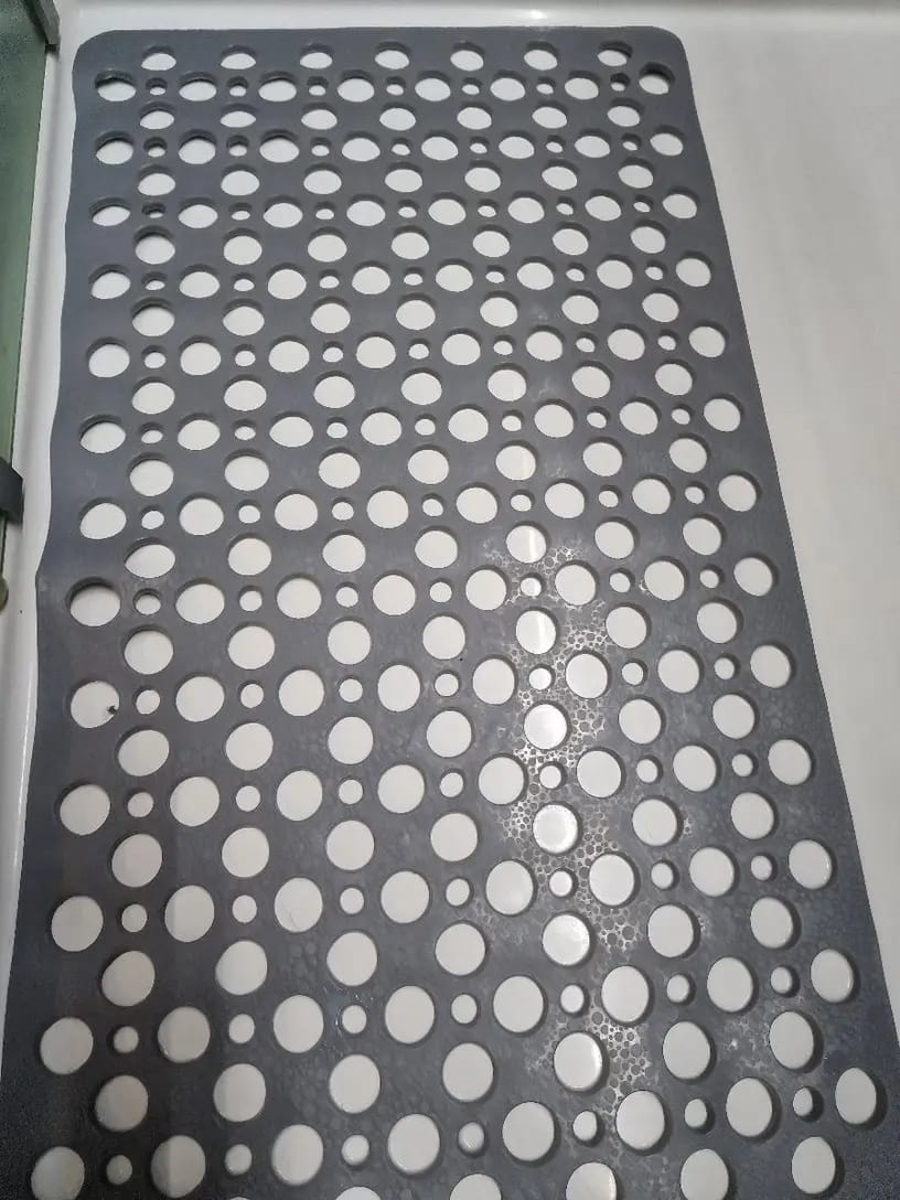 Customer photo review of Magicwipe™ Non-Slip Vacuum Shower Mat