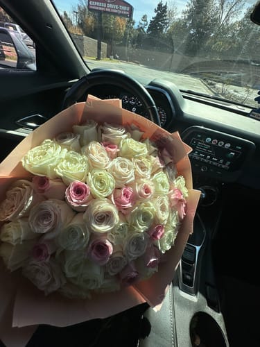 Customer photo review of Pink Deluxe Bouquet
