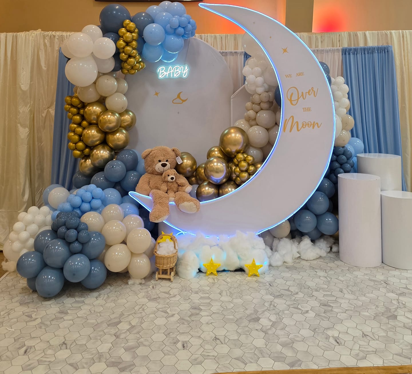 Customer photo review of 6.5ft Portable Crescent Moon Shape Stand for Baby Showers & Birthday & Wedding Events