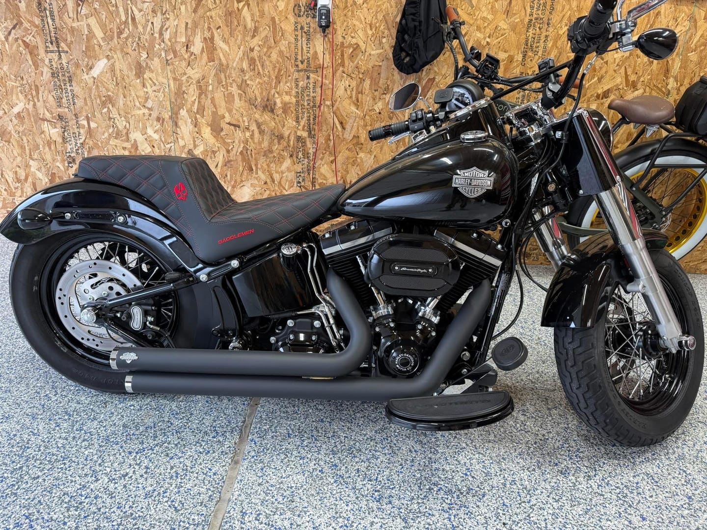 Customer photo review of SADDLEMEN BLACK SECURITY SCREW