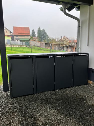 Customer photo review of Moderne Mülltonnenbox MB5 | Anthrazit (RAL7016) | stabil & pulverbeschichtet | 3er-Box