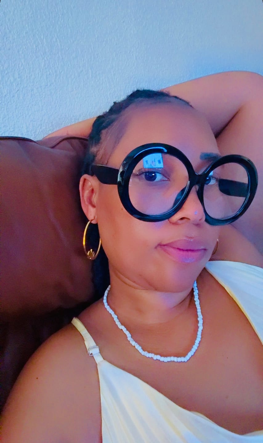 Customer photo review of Gold Precious Era Logo Hoops
