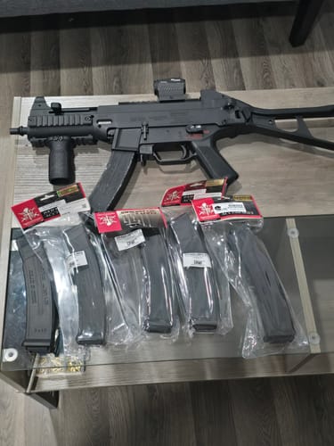 Customer photo review of Umarex UMP9 Gas Magazine (by VFC)