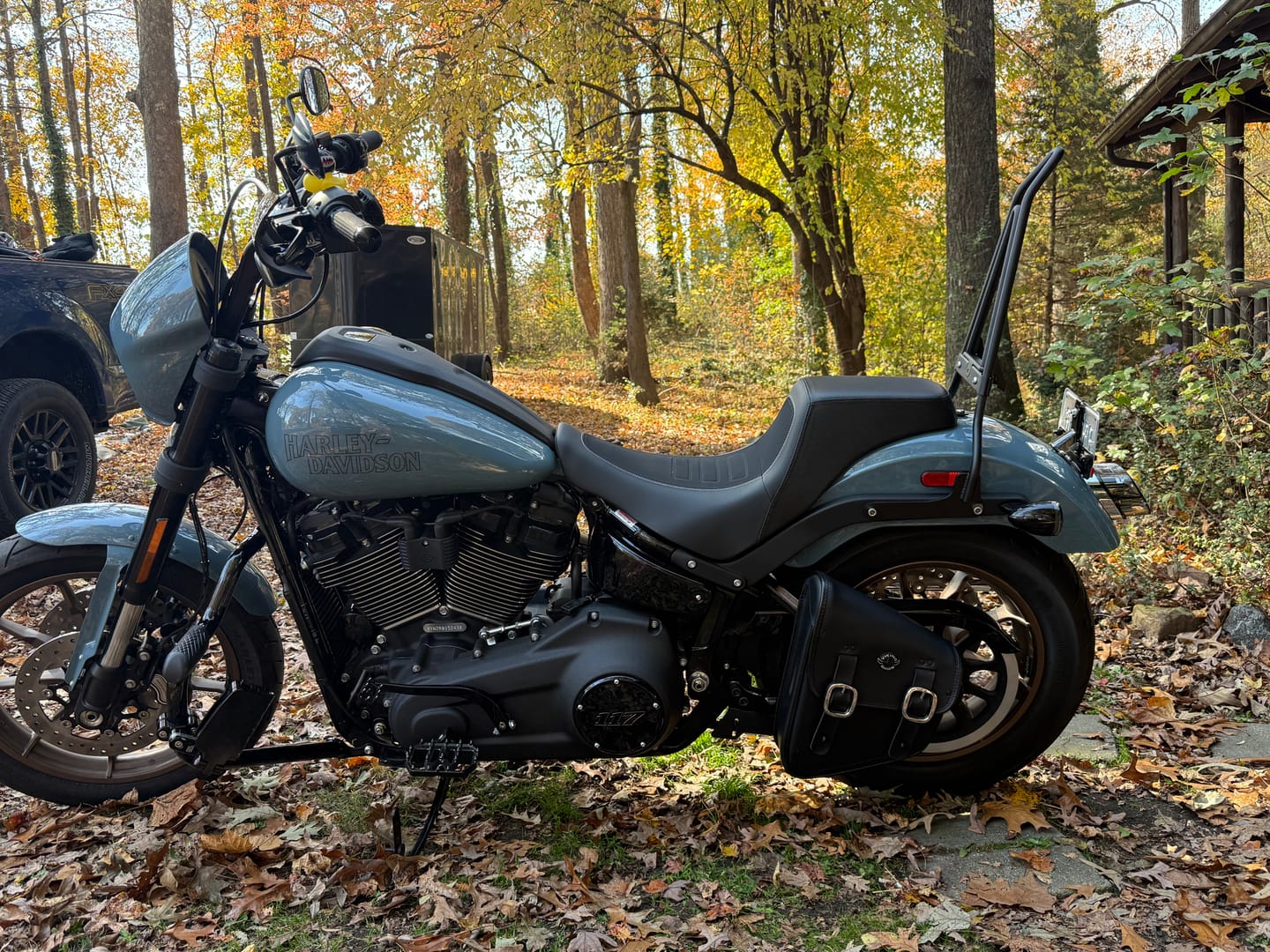 Customer photo review of 3L - Vintage Motorcycle Swingarm Bag for Harley Softail