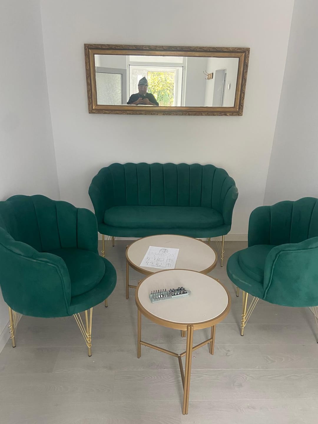 Customer photo review of Set 2 masute FATIMA, alb/auriu, ceramica/metal, 63x50/48x43 cm