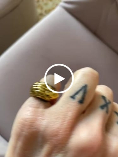 Customer video review of Anello "Radice"