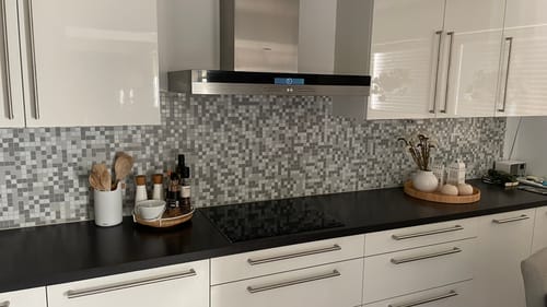 Kundeanmeldelse med bilde av Premium Limewash beige kontaktplast