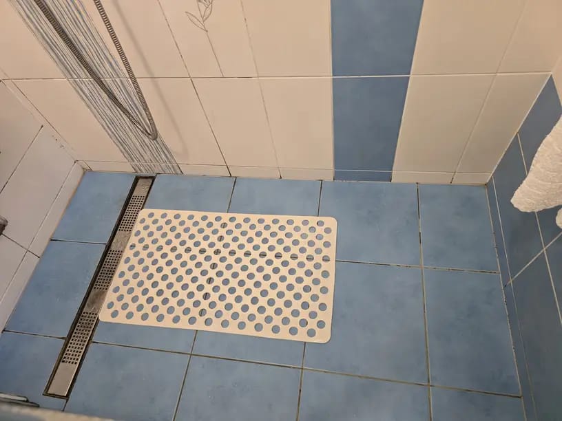 Customer photo review of Magicwipe™ Non-Slip Vacuum Shower Mat