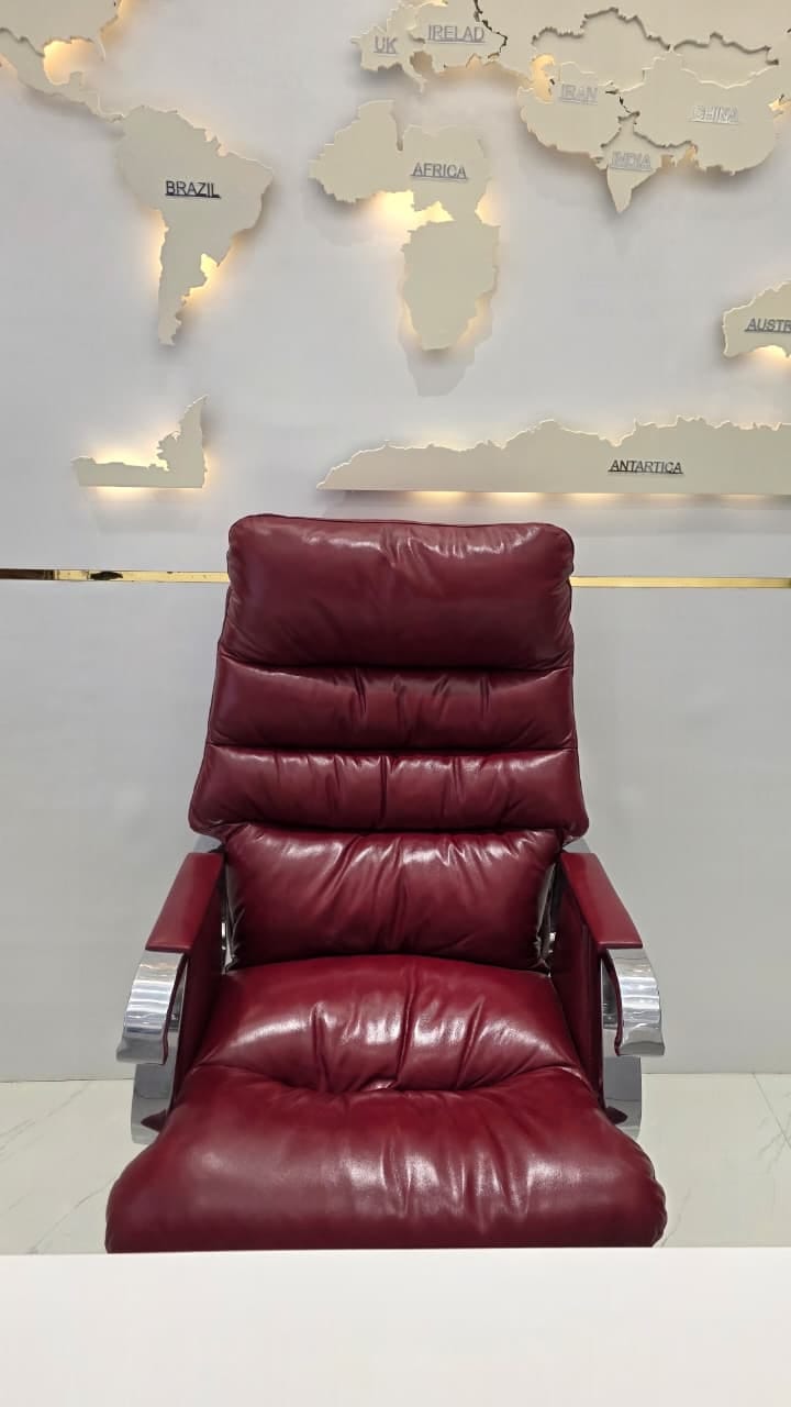 Customer photo review of Ettorez FORTUNA Premium Leatherette Chair