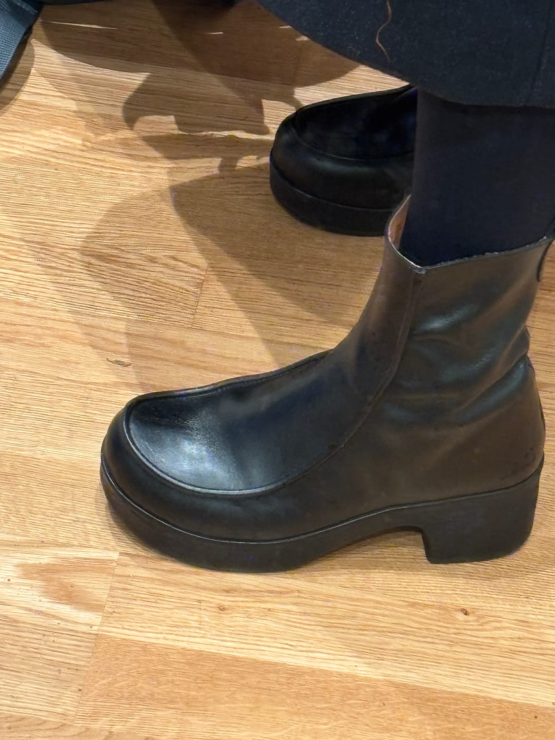 Customer photo review of Viola Black