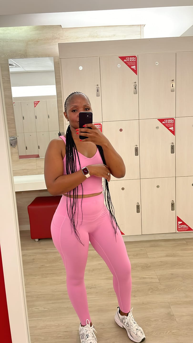 Customer photo review of High Waisted Tummy Control Butt Lifting Leggings with Pockets