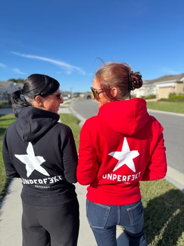 Monika S. review of Silver-Grey Bundle: Limited Edition Hoodie + Armband + Manifest als Geschenk image 1 out of 1