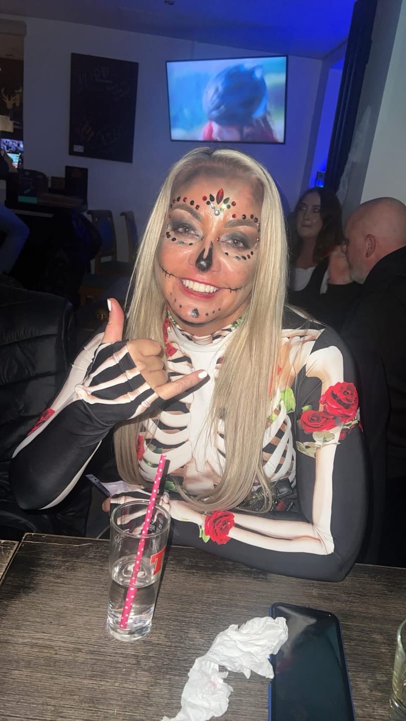 Customer photo review of Skeleton & Roses Costume