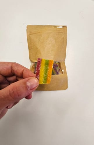 Customer photo review of THC Spacegummies Rainbow