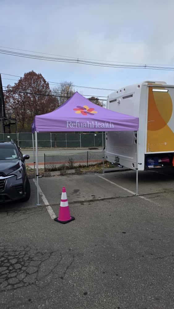 Customer photo review of Premium Aluminum 10' Tent Kit (Full-Bleed Dye Sublimation) 17" Valance