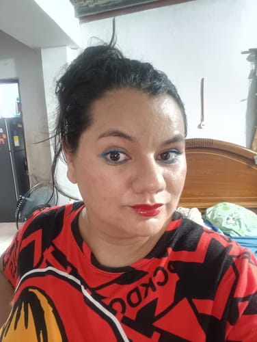 Customer photo review of LÁPIZ DELINEADOR COLOR PENCIL