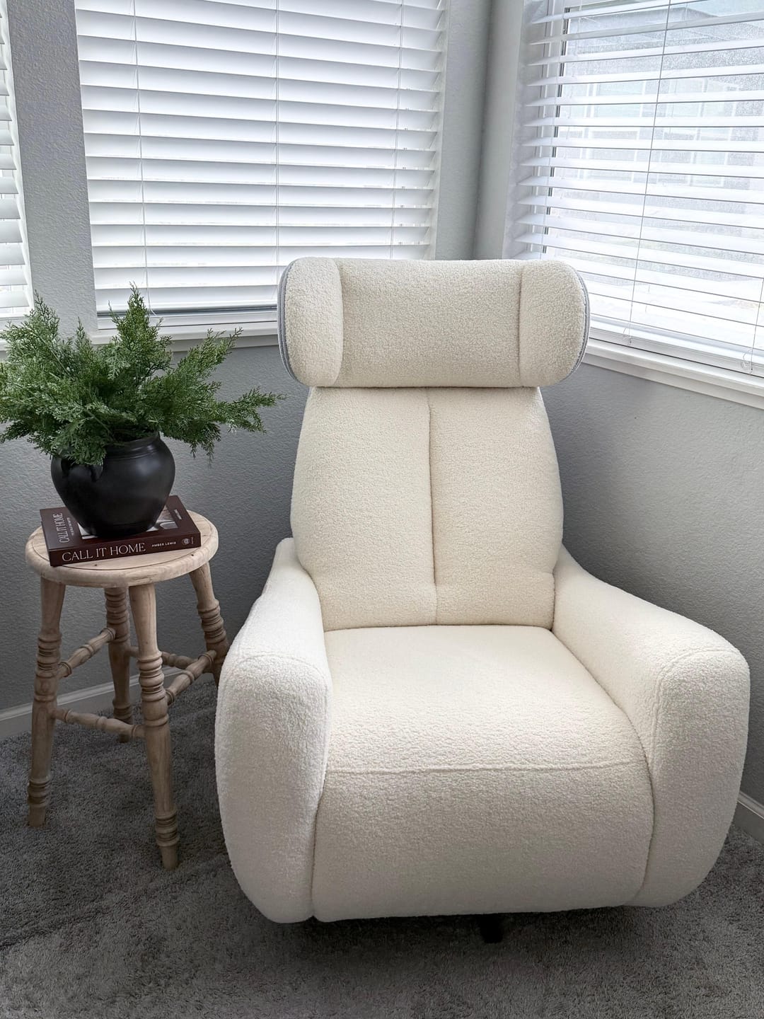 Customer photo review of SwanSing Swivel Power Zero Gravity Recliner Chair