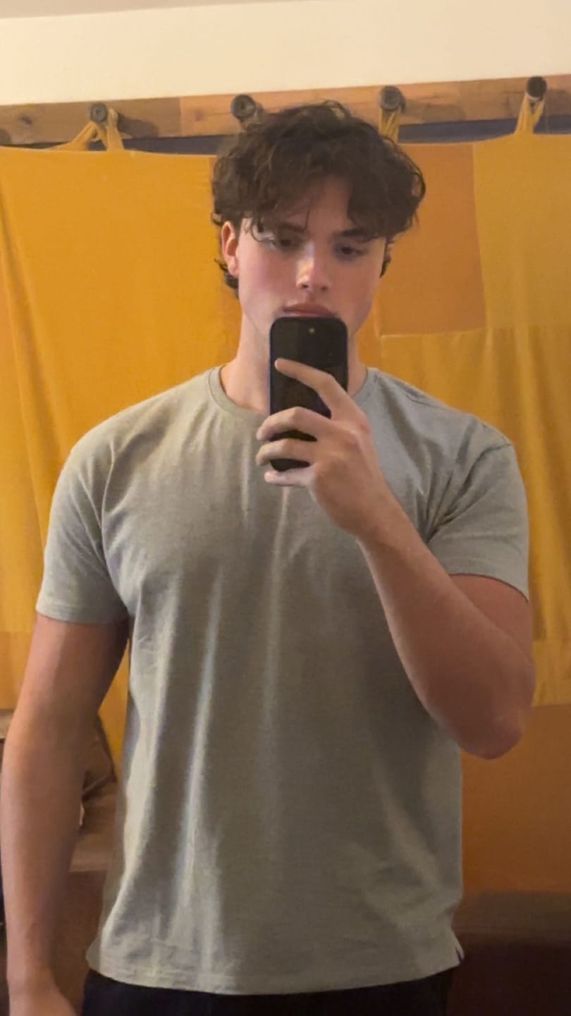 Customer photo review of 4148 - Elevated Essentials - Fitted Tee