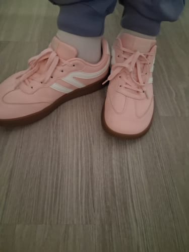 Customer photo review of Laurel - Wide Toe Shoes