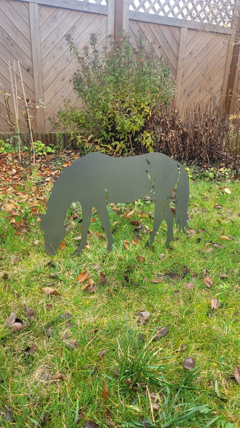 Customer photo review of Gartenstecker Grasendes Pferd