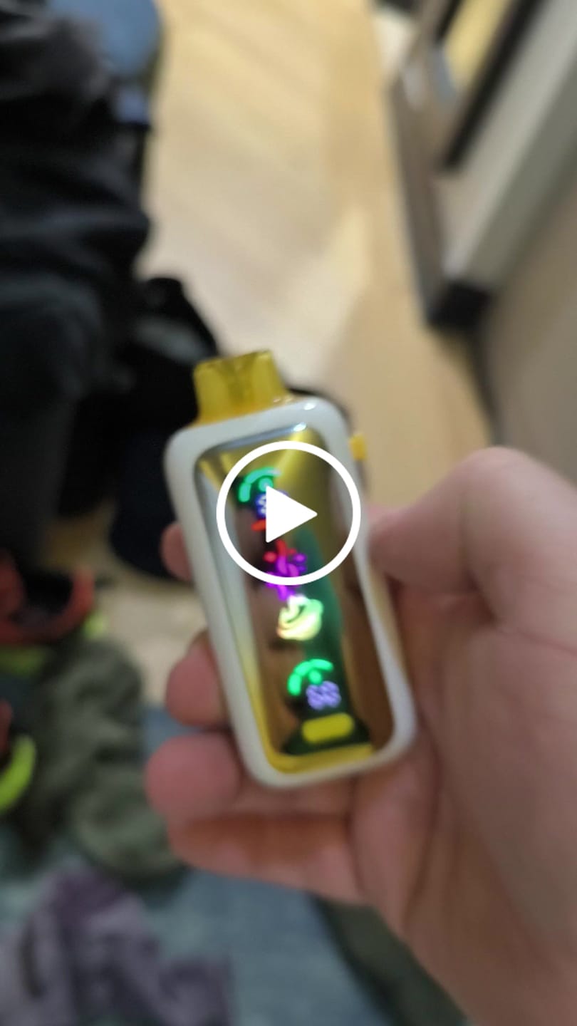 Customer video review of Vozol Star 20.000