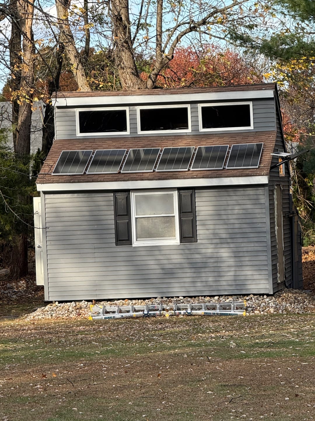 Customer photo review of SunGoldPower | Off-Grid Solar Kit 5000W 48VDC 120V 5.12KWH PowerWall Battery 6 X 200 Watts Solar Panels SGM-5K5E