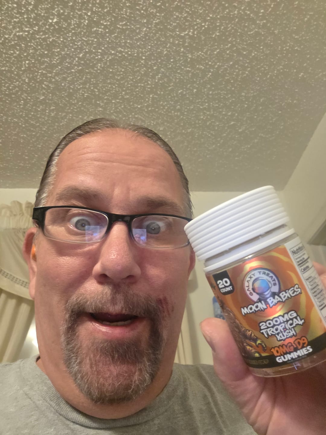 Customer photo review of Tropical Kush D9 Gummies