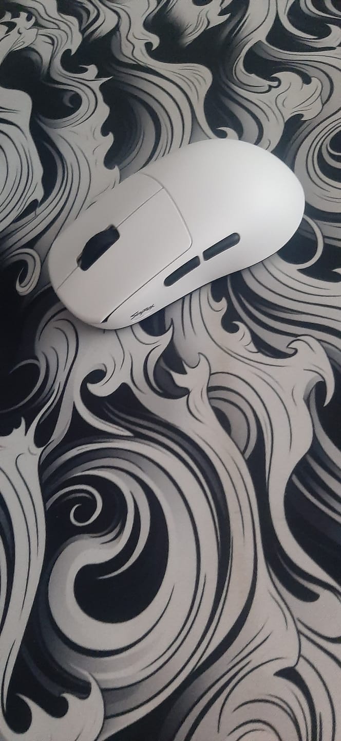 Customer photo review of Scyrox V8 8K Wireless Mouse