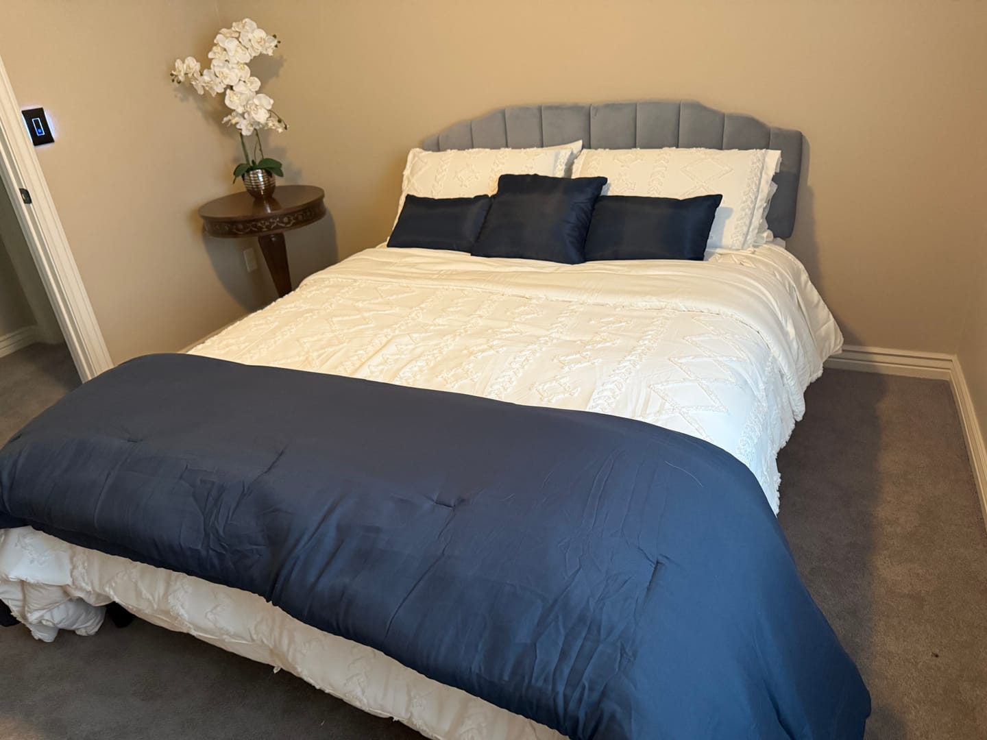 Customer photo review of Amorgos Fine Velvet Bedding Set