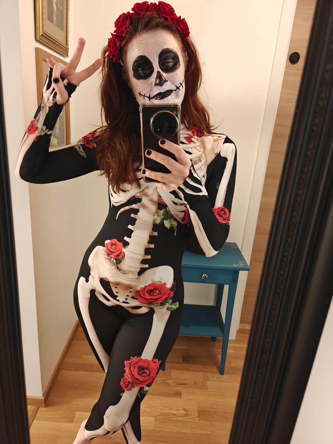 Customer photo review of Skeleton & Roses Costume