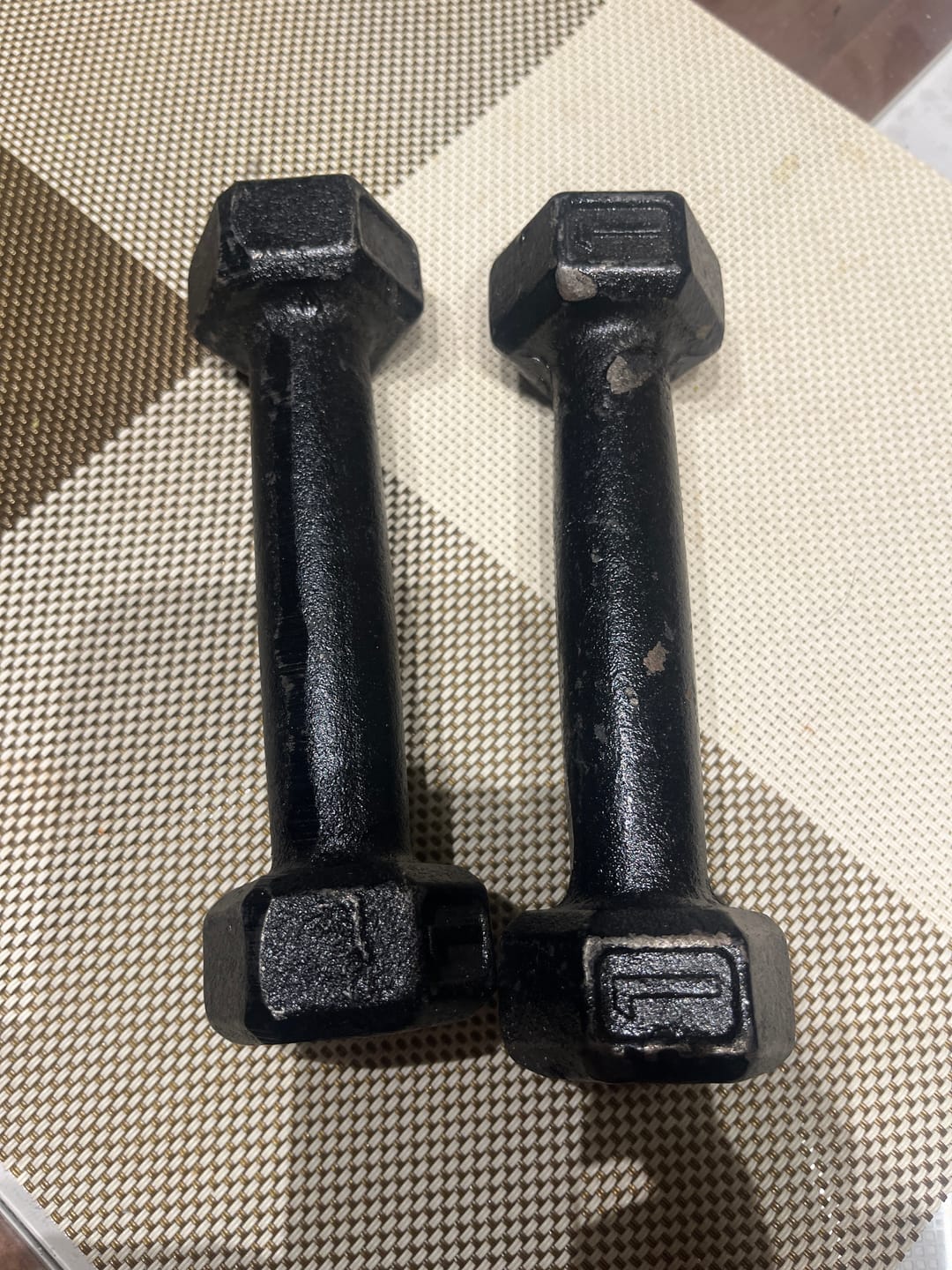 Customer photo review of Halter Dumbbell Sextavado Pintado